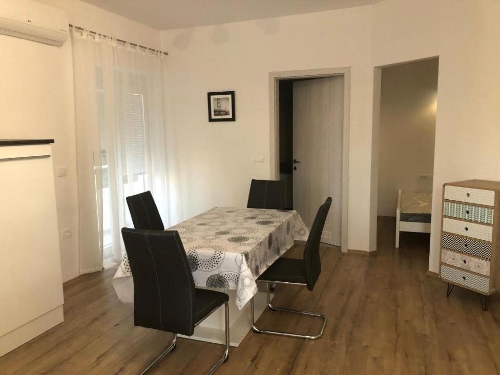 Апартаменти Apartmaji Meduza 2 Ізола Екстер'єр фото